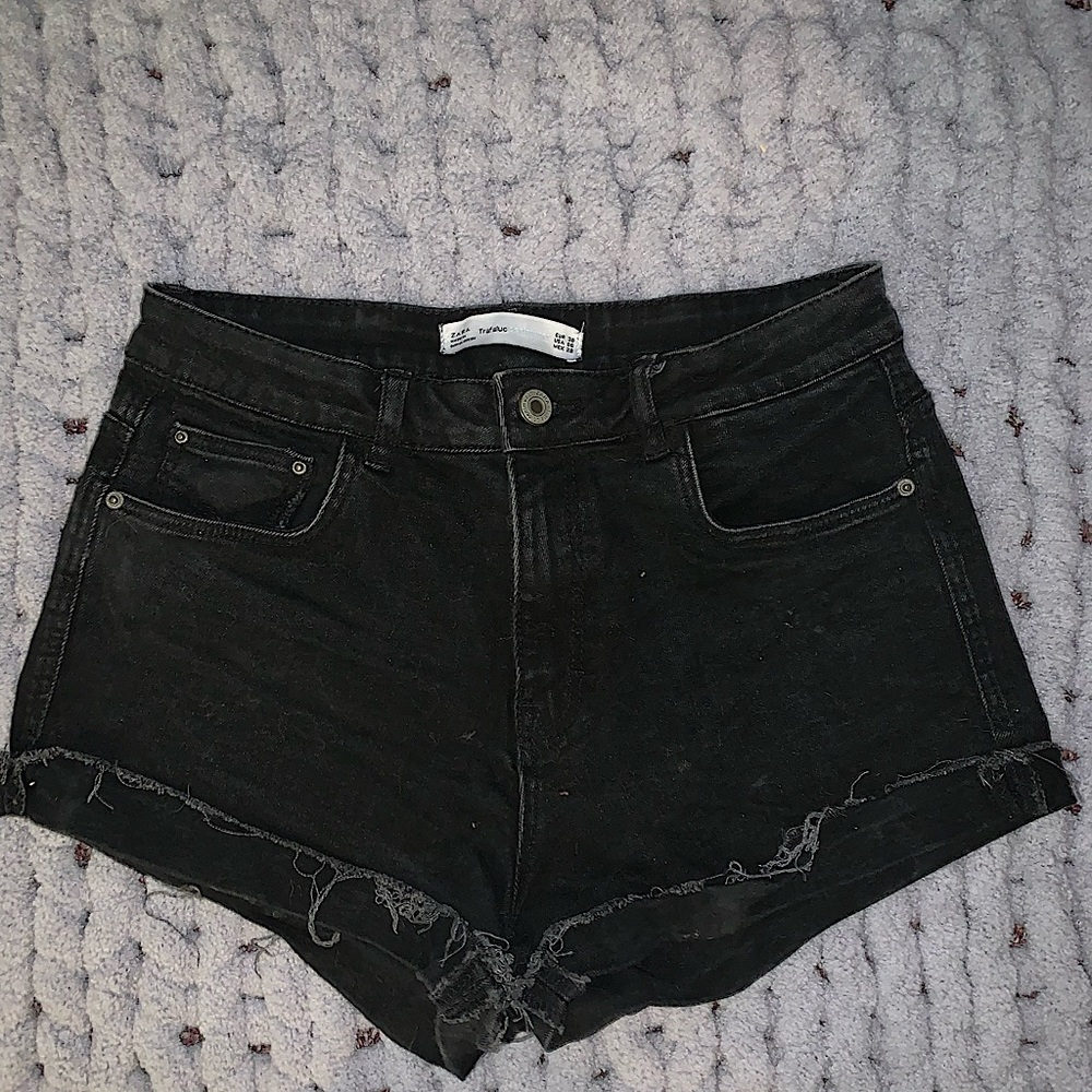 Zara size 06 black denim shorts